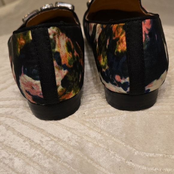 Seychelles Black Slip-On Loafers with Classic Silhouette - Picture 3 of 11